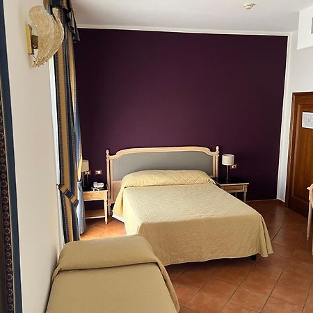 Hotel Bologna Флоренція Екстер'єр фото